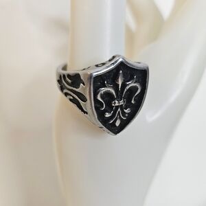 Men's Gothic Fleur De Lis Ring size 12